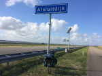 Nu stundar 32 km på ett dammbygge Foto nr 43